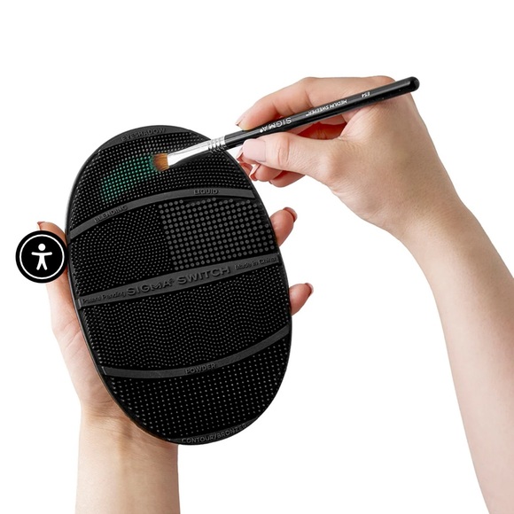 SIGMA® SWITCH Instant Shade Remover - Picture 1 of 7